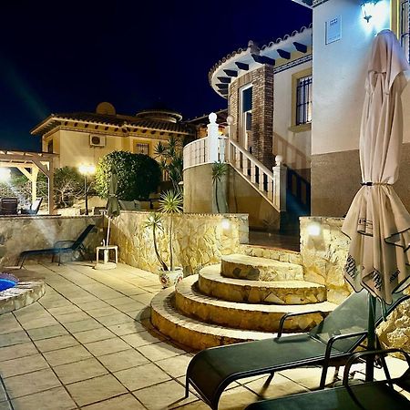 Casa Lilly-Rose: Villa Near Villamartin Plaza & Golf Exterior photo