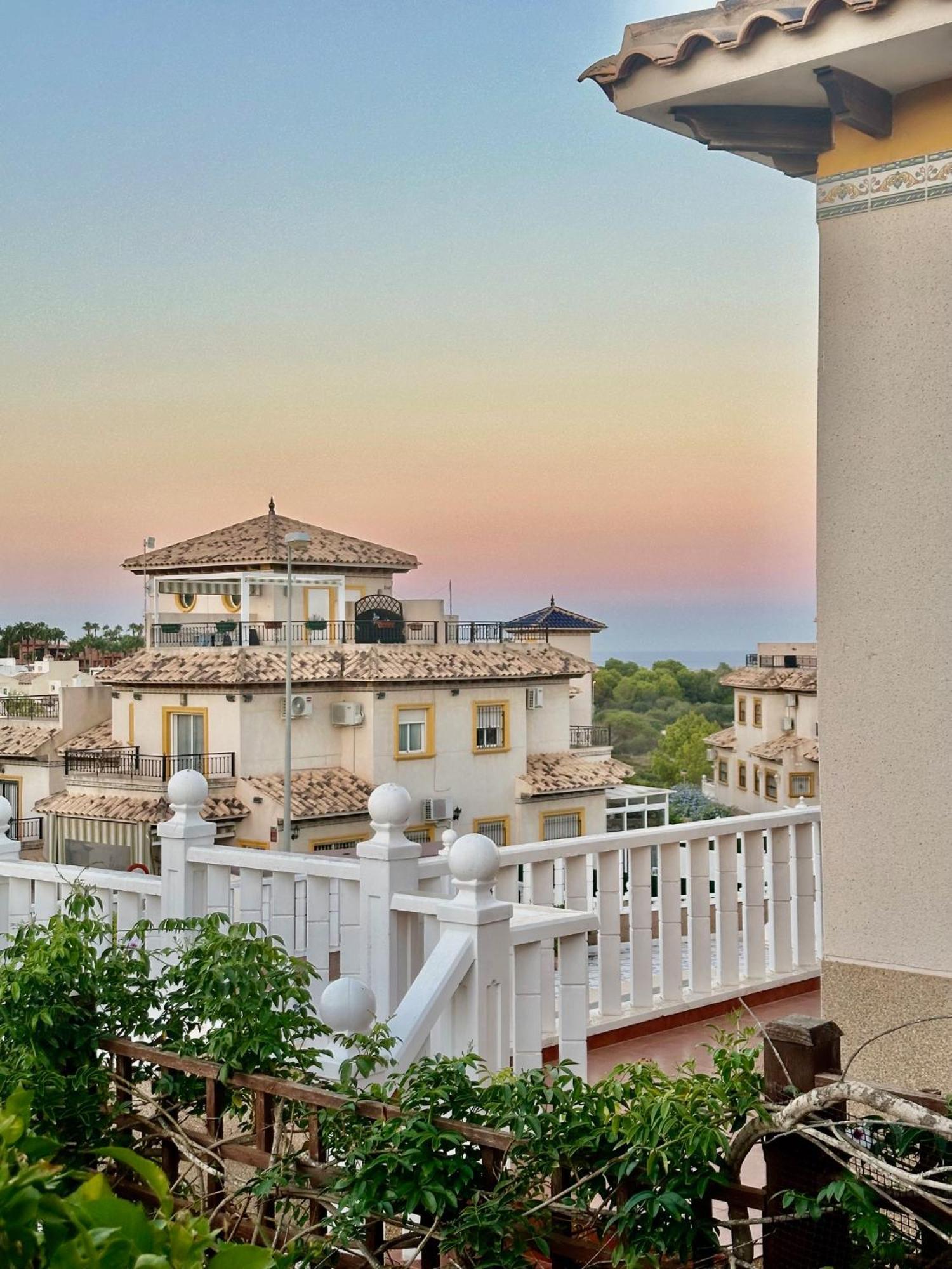 Casa Lilly-Rose: Villa Near Villamartin Plaza & Golf Exterior photo