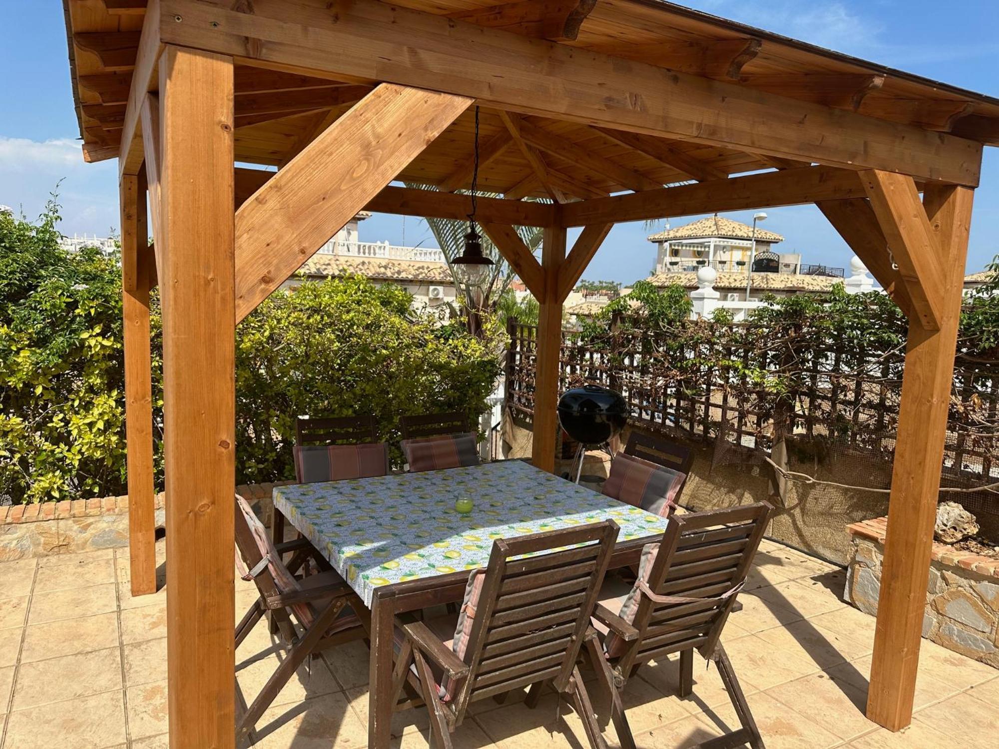Casa Lilly-Rose: Villa Near Villamartin Plaza & Golf Exterior photo