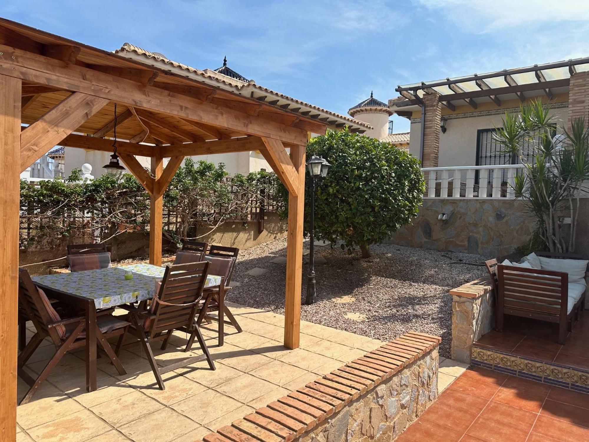 Casa Lilly-Rose: Villa Near Villamartin Plaza & Golf Exterior photo